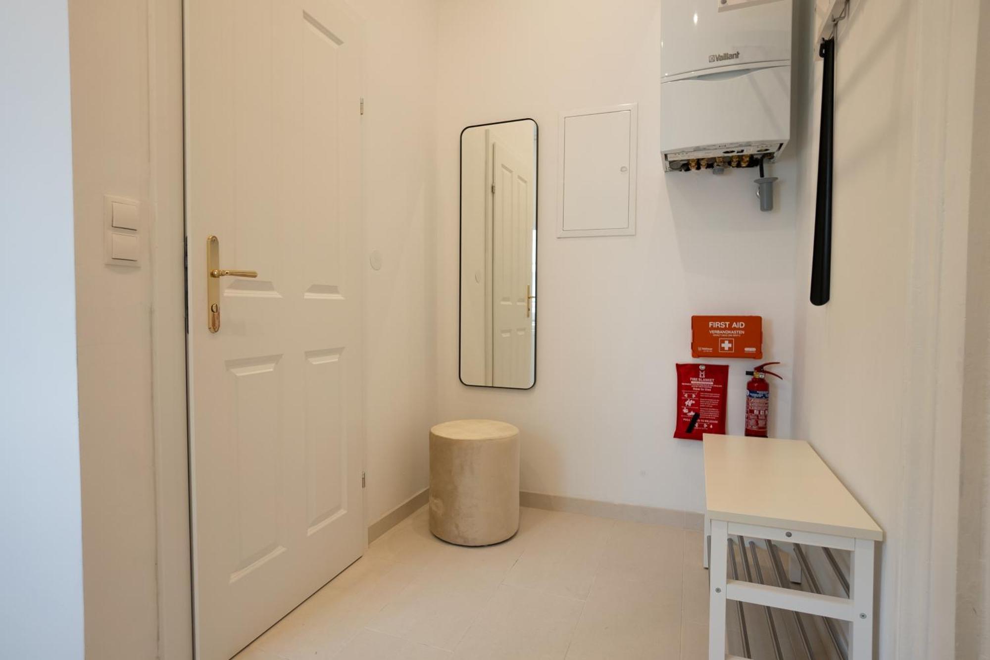 Bright, Modern And Flat With A Terrace * Wien